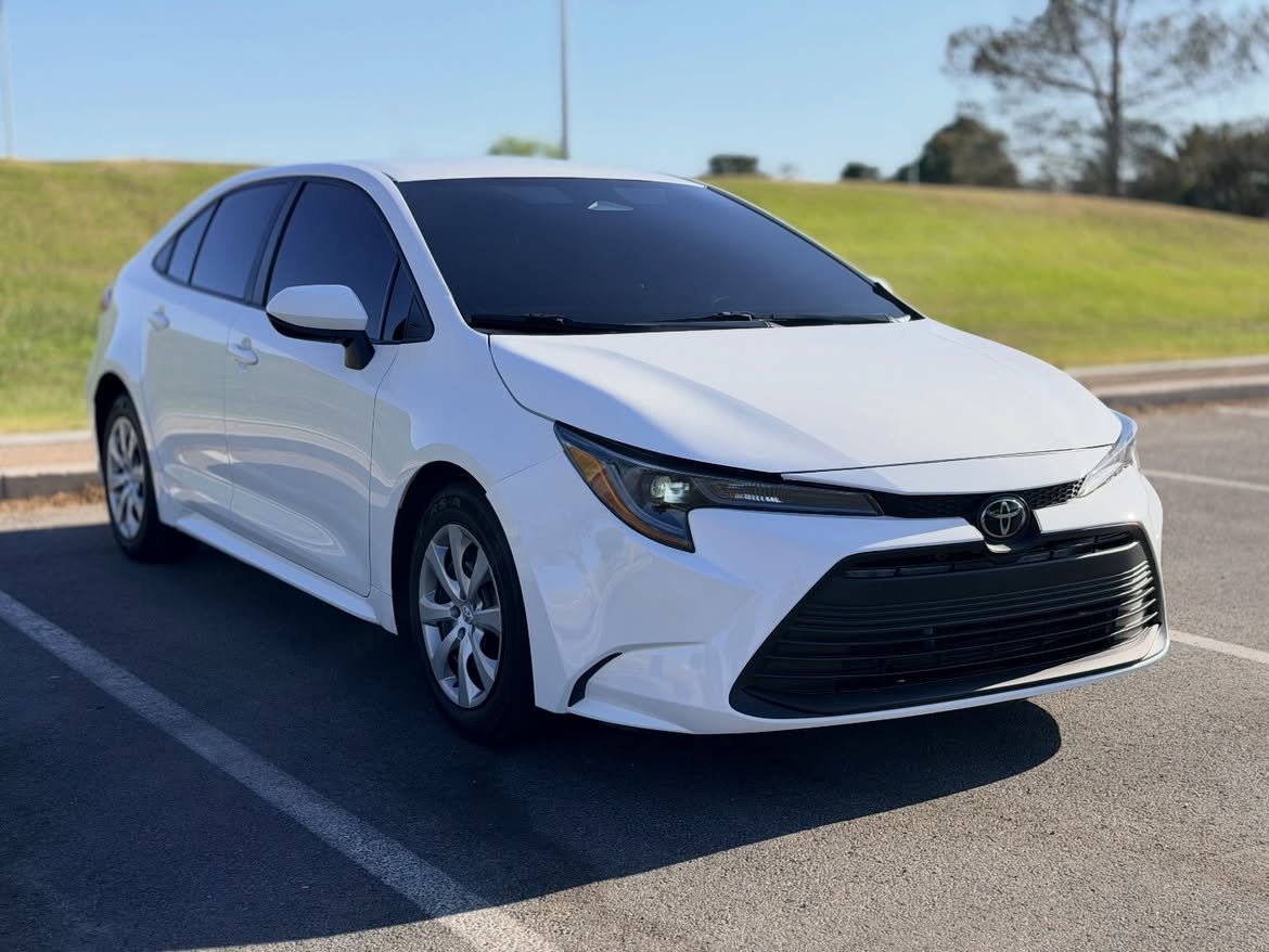 2023 Toyota Corolla LE - LOW MILES! - Image 6