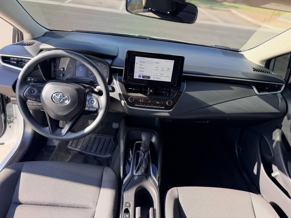 2023 Toyota Corolla LE - LOW MILES! - Image 8