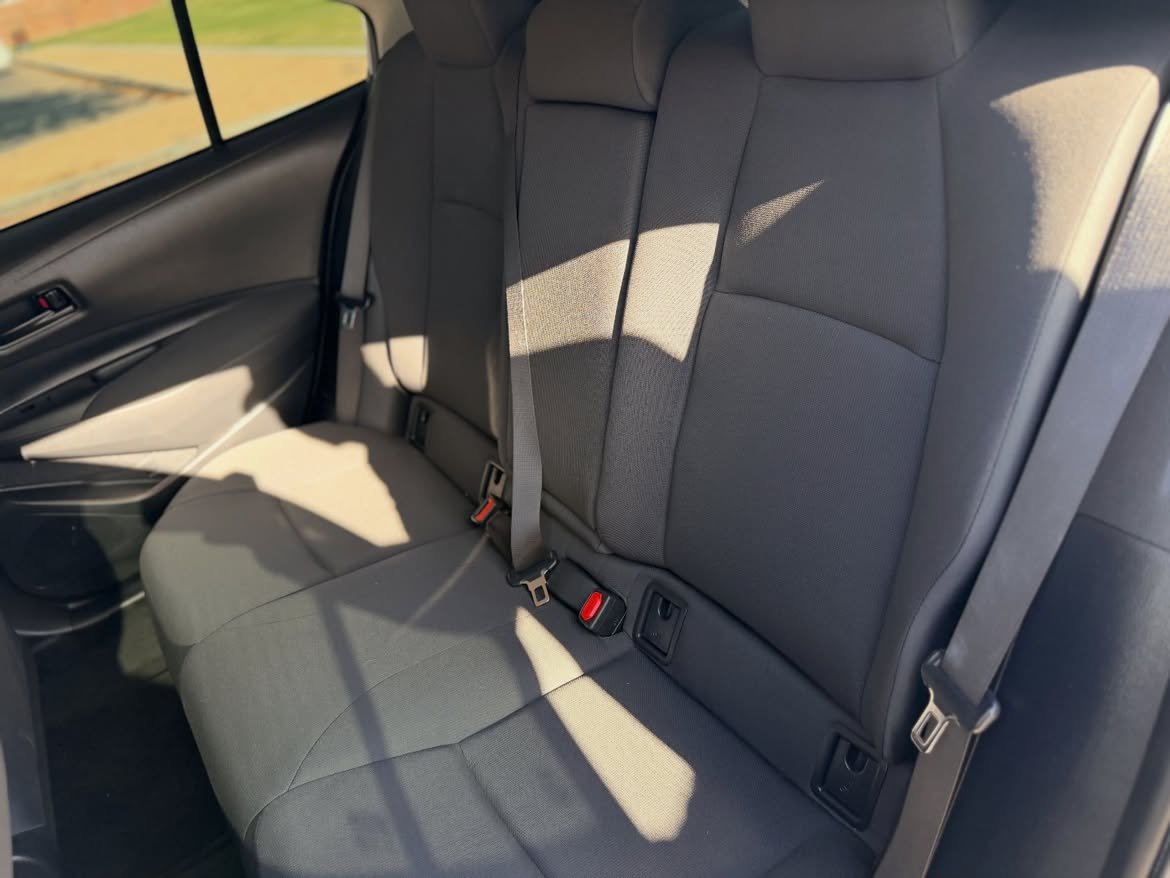 2023 Toyota Corolla LE - LOW MILES! - Image 11