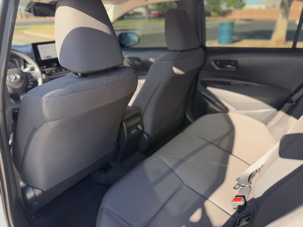 2023 Toyota Corolla LE - LOW MILES! - Image 10