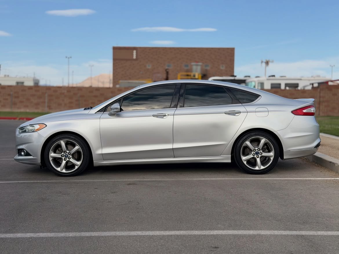 2015 Ford Fusion SE - Image 5