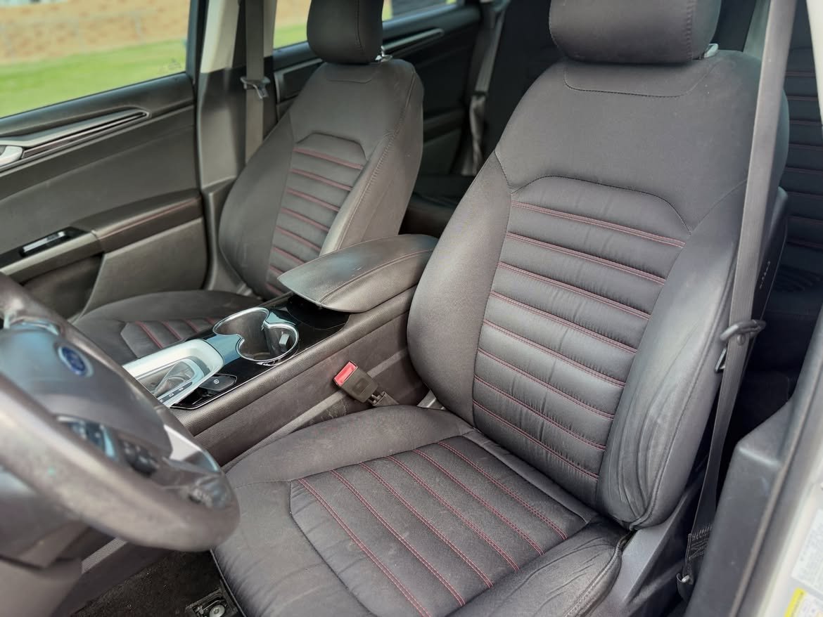 2015 Ford Fusion SE - Image 10