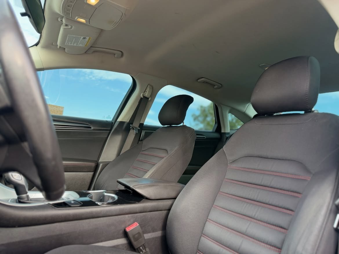 2015 Ford Fusion SE - Image 14