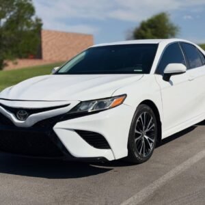 2018 Toyota Camry SE Sedan - Sporty & Reliable