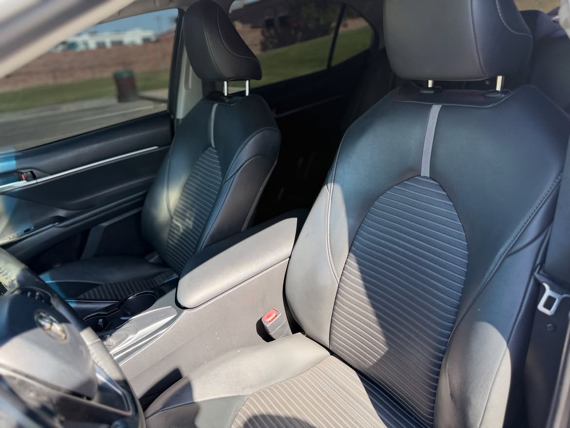 2018 Toyota Camry SE Sedan - Sporty & Reliable - Image 9