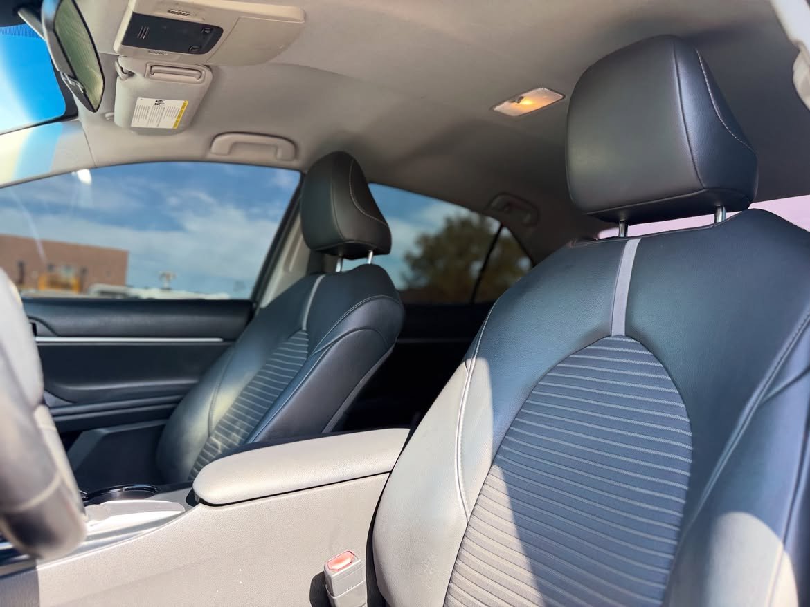 2018 Toyota Camry SE Sedan - Sporty & Reliable - Image 14