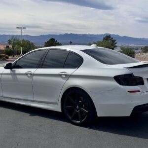 Alternative view of 2015 BMW 5 Series 550i